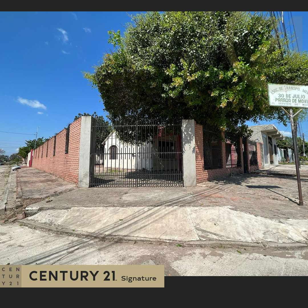 Casa en VentaCASA EN VENTA CALLE DELMIRA CUELLAR ESQUINA MOTACU-WARNES Foto 2