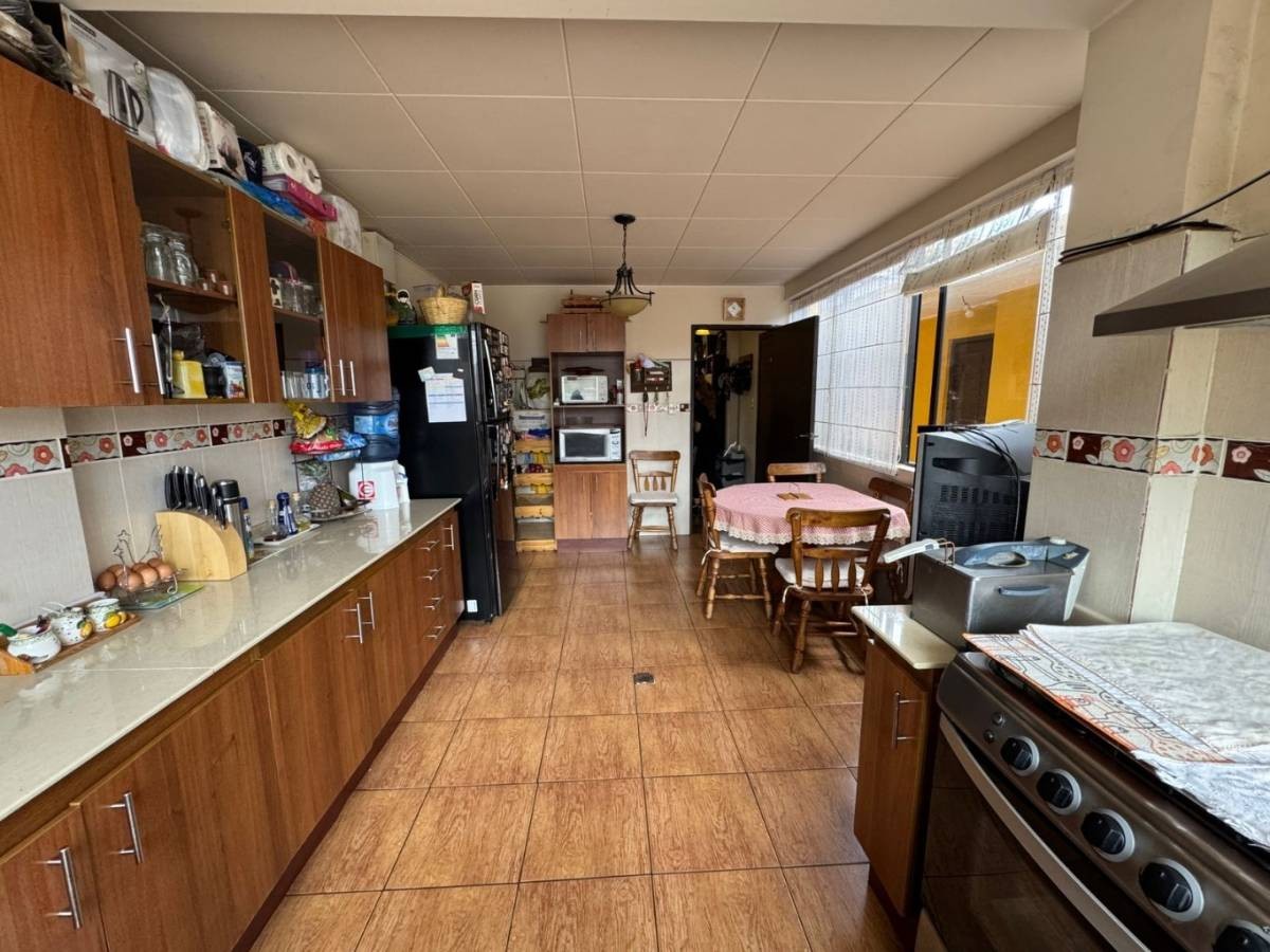 Casa en VentaACHUMANI URB. LOS ROSALES 4 dormitorios 4 baños 3 parqueos Foto 18