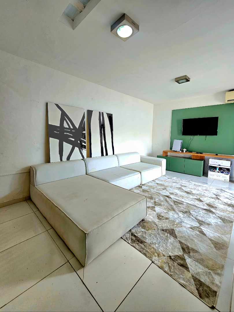 Casa en VentaZona Oeste
3er y 4to Anillo Av. PIRAÍ 
(Barrio Las Palmas) 4 dormitorios 4 baños 2 parqueos Foto 11