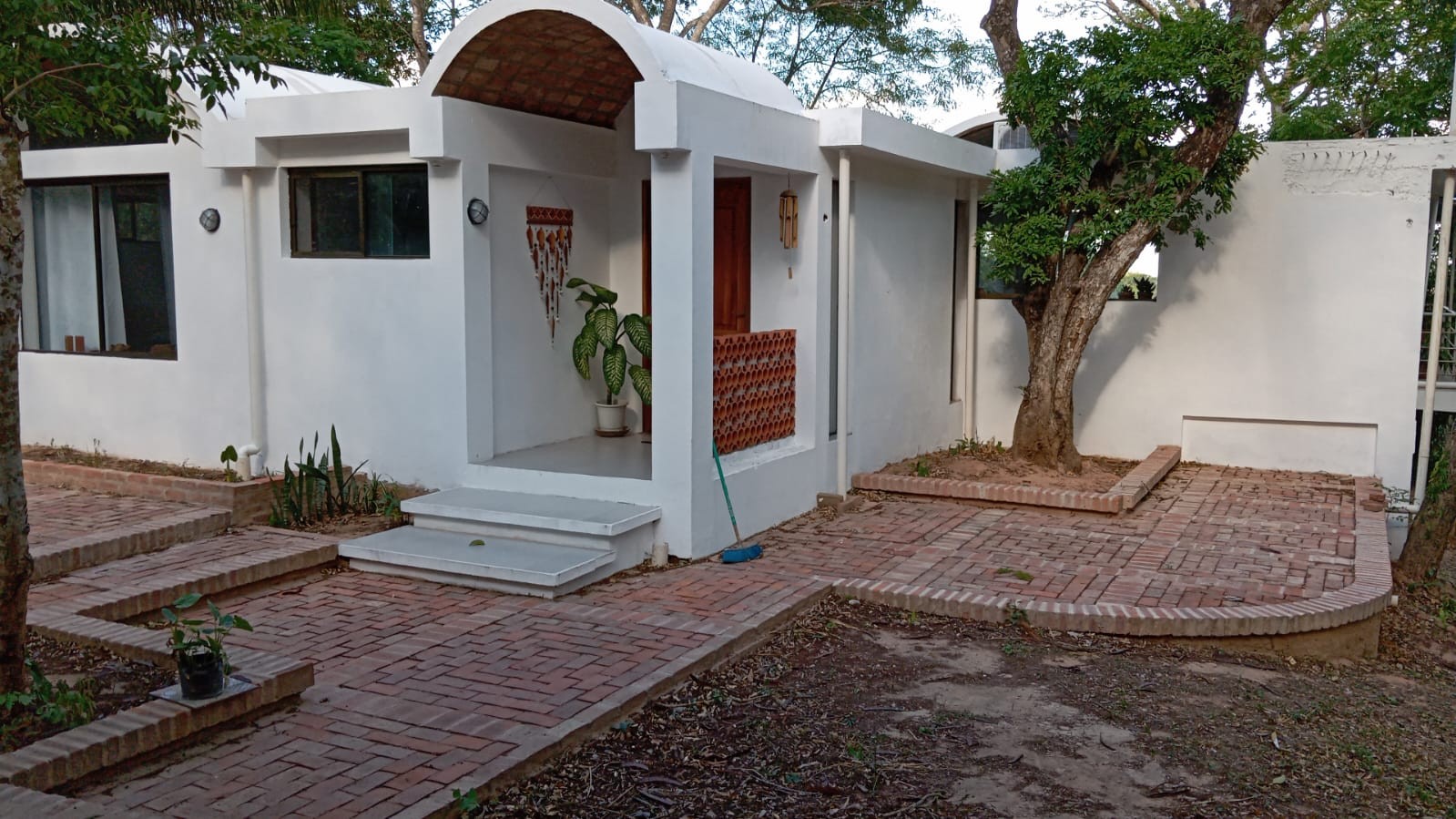 Casa en VentaHERMOSA CASA  de 170m2 construidos en 1280m2 de terreno en  PORONGO Foto 3