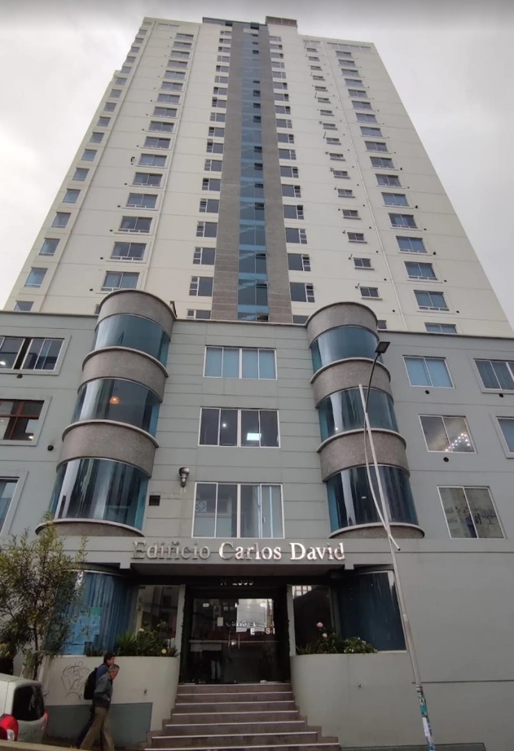 Departamento en AlquilerAv. 6 de agosto y esquina belisario salina, edif Carlos David Foto 1