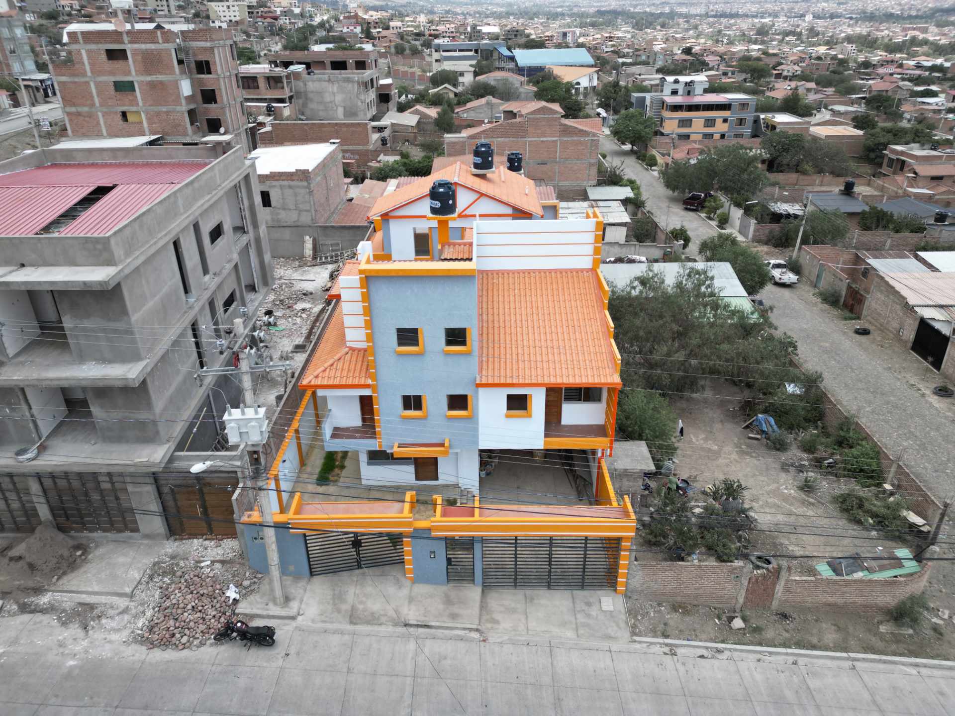 Casa en Sacaba en Cochabamba 3 dormitorios 3 baños 2 parqueos Foto 47