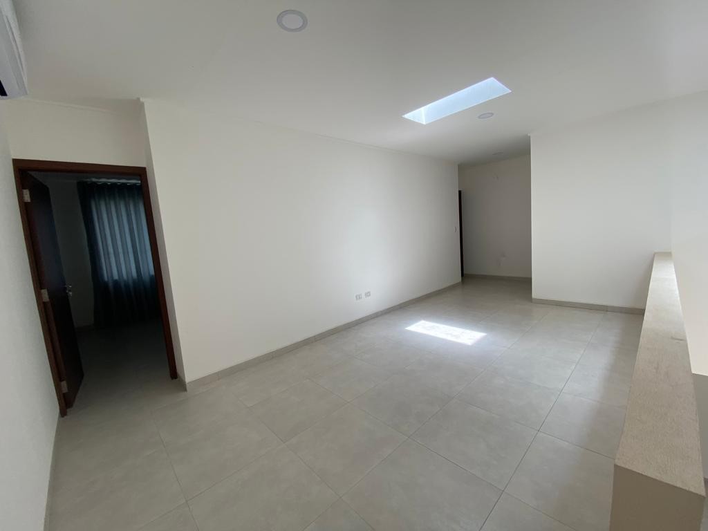 Casa en Entre 7mo y 8vo anillo Norte en Santa Cruz de la Sierra 3 dormitorios 3 baños 2 parqueos Foto 6