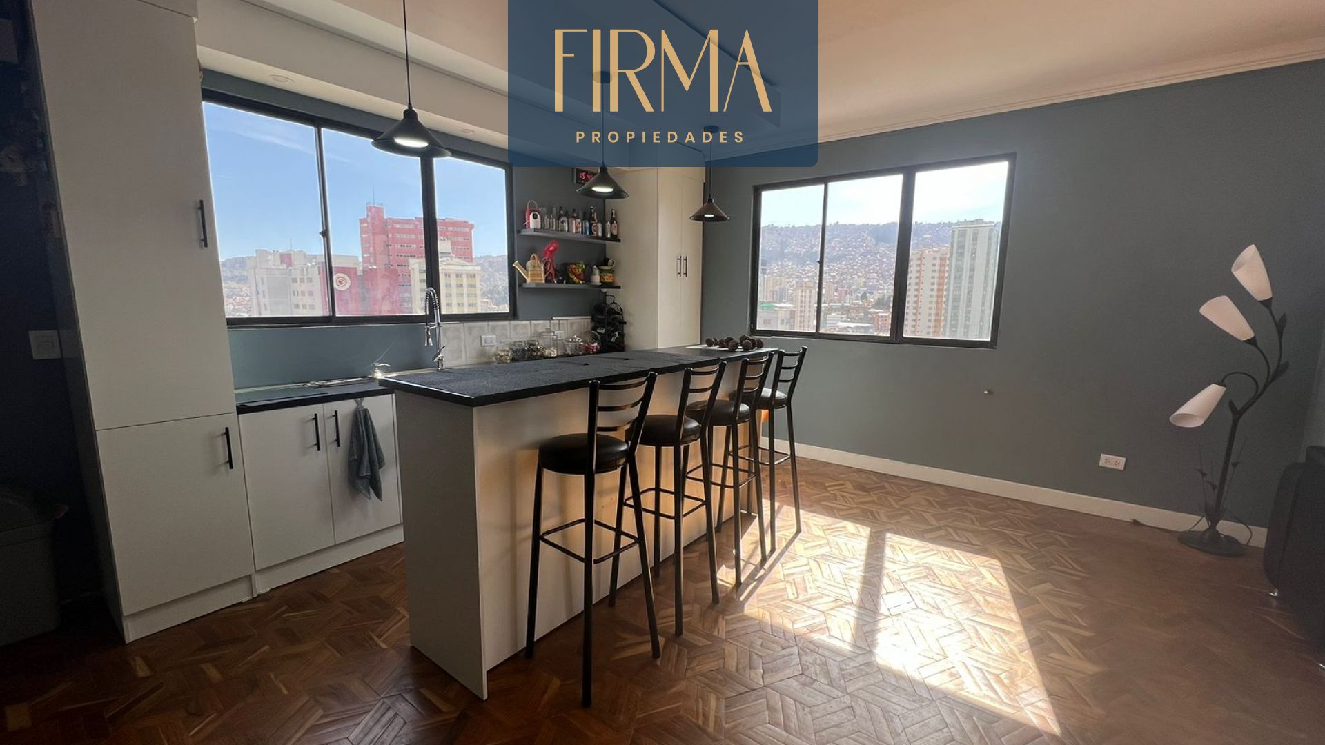 Departamento en AnticréticoPENTHOUSE EN ANTICRETICO EN MIRAFLORES 4 dormitorios 4 baños 2 parqueos Foto 9