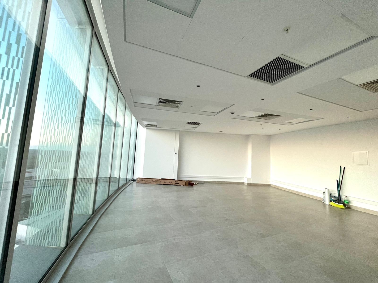 Oficina PLAZA EMPRESARIAL MANZANA 40 OFICINA EN ALQUILER Foto 5