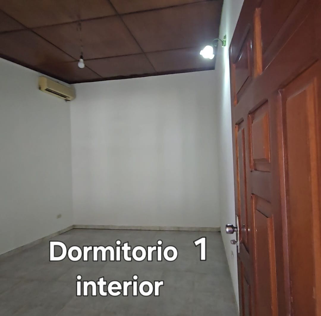Casa en AlquilerSobre Av Casa en Alquiler zona Norte, Beni 3 dormitorios 2 baños 3 parqueos Foto 13