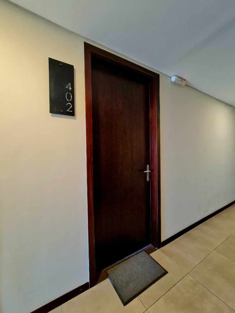 Departamento en Entre 2do y 3er anillo Norte en Santa Cruz de la Sierra 2 dormitorios 2 baños 1 parqueos Foto 4