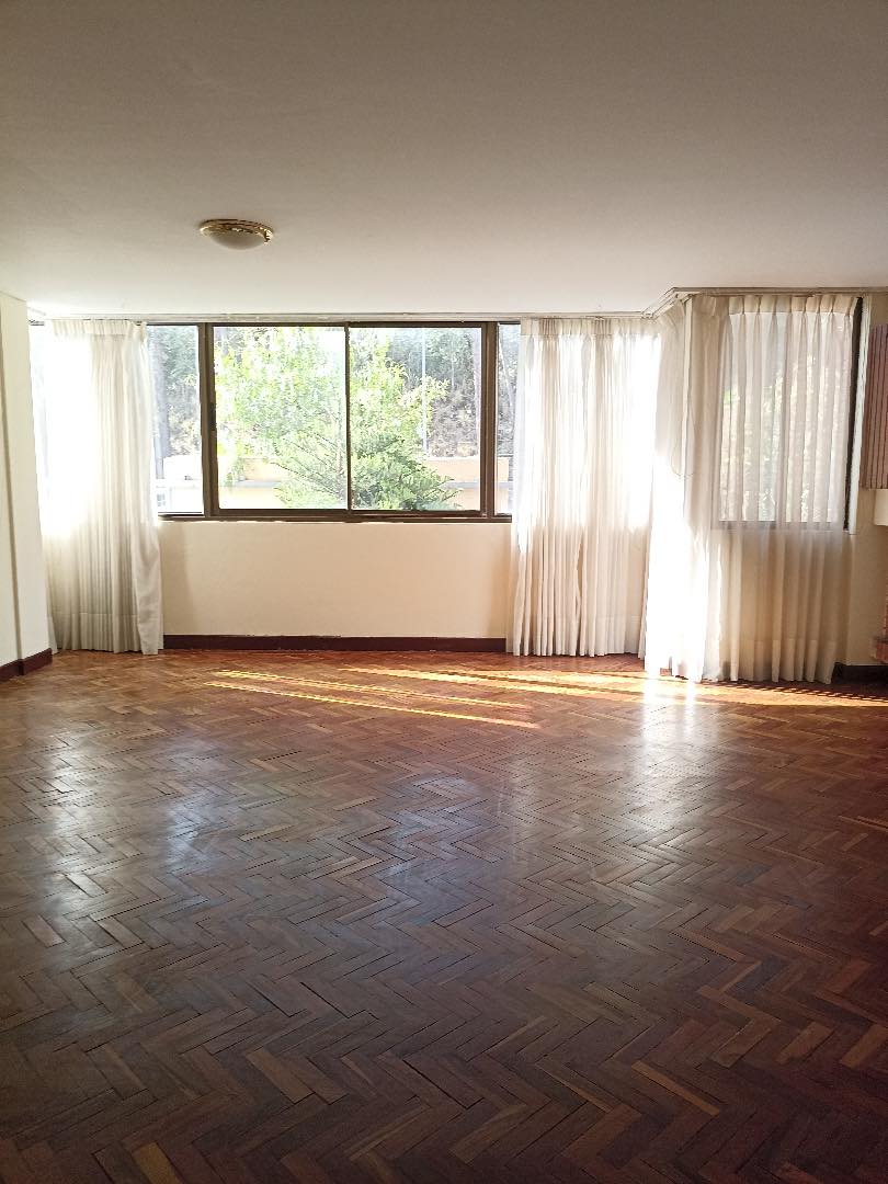 Departamento en Calacoto en La Paz 3 dormitorios 2 baños 1 parqueos Foto 10