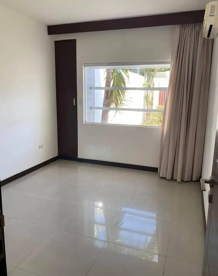 Casa en AlquilerCASA EN ALQUILER/ VENTA - AV. BENI Foto 10