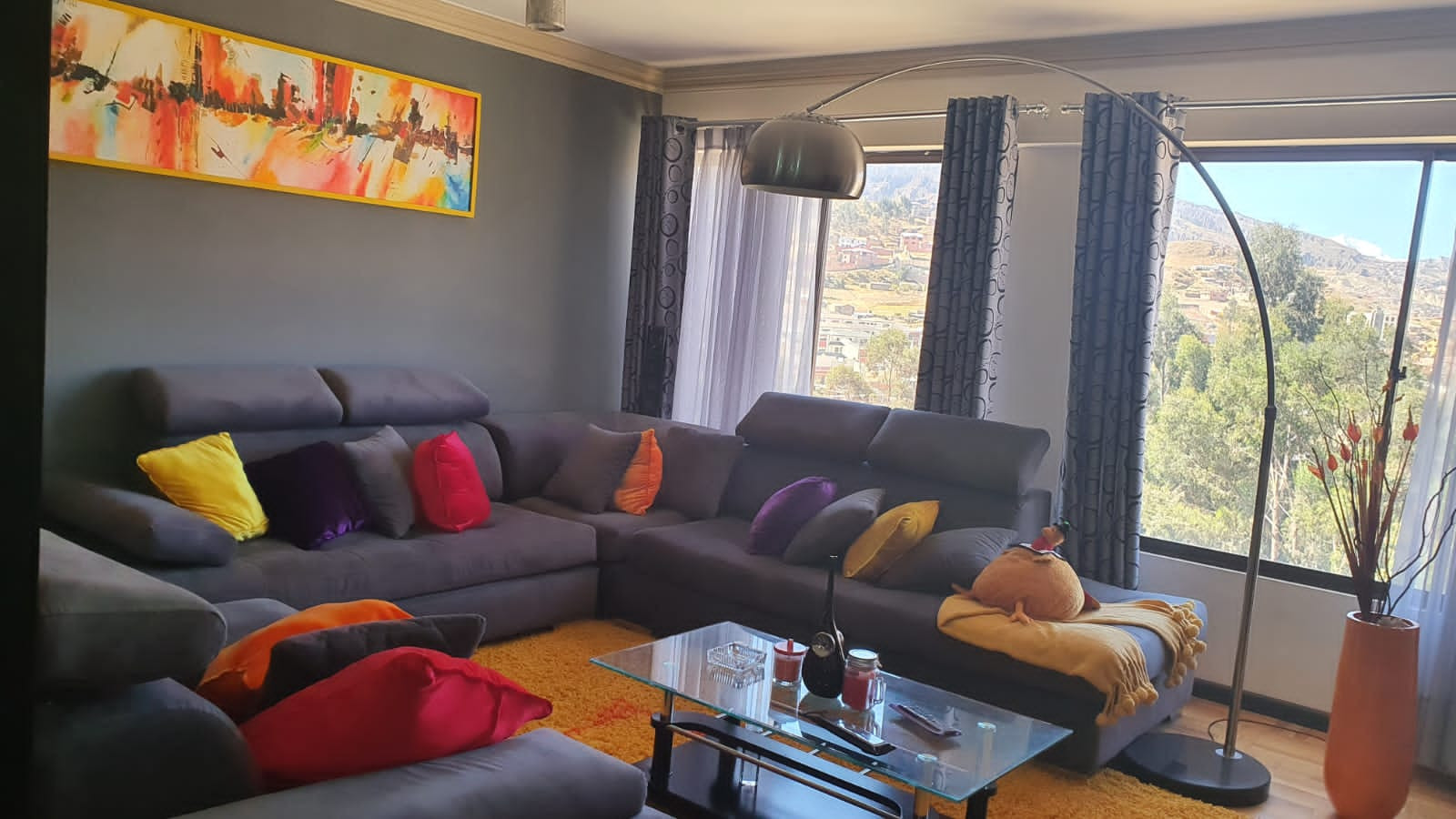 Departamento en VentaACHUMANI, inicio LAS LOMAS 3 dormitorios 3 baños 1 parqueos Foto 1