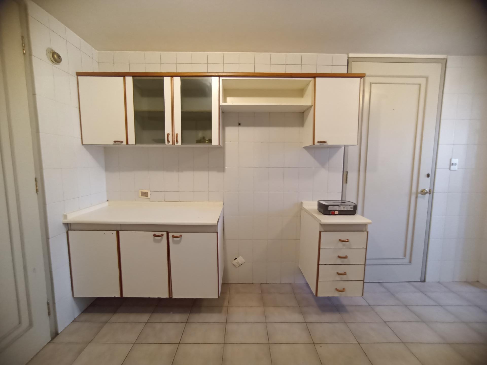 Departamento en Calacoto en La Paz 3 dormitorios 2 baños 1 parqueos Foto 9