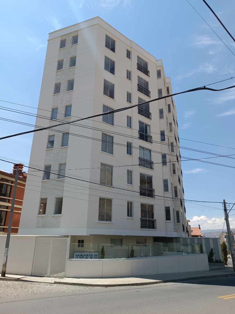 Departamento Av. Ovando Candia, esquina calle 17 Foto 1