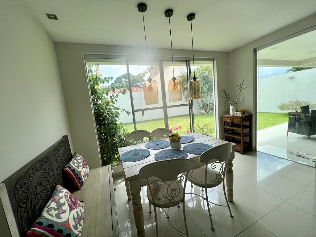 En Alquiler a $us 1,500 Foto 9