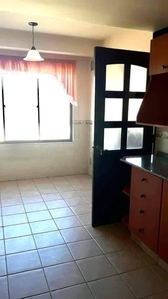 Departamento en AlquilerAchumani c/34 3 dormitorios 3 baños 1 parqueos Foto 3