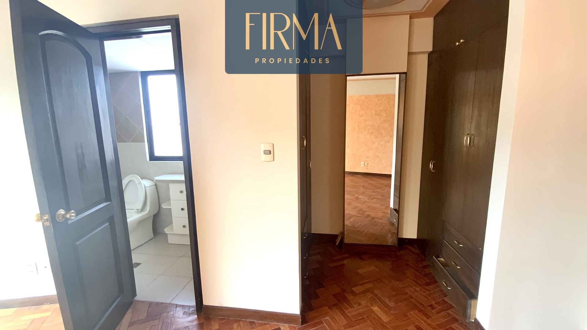 Departamento en Miraflores en La Paz 6 dormitorios 4 baños 1 parqueos Foto 14