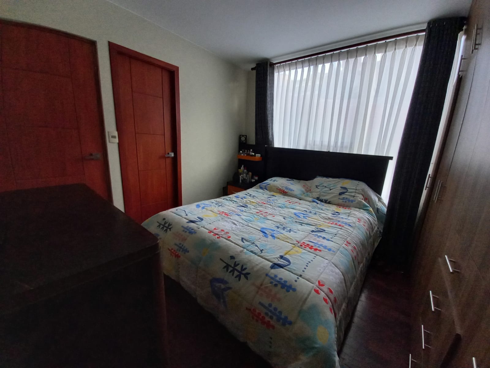 Departamento en VentaDEPARTAMENTO EN VENTA!! Obrajes avenida costanera a una cuadra del cementerio jardín  2 dormitorios 2 baños 1 parqueos Foto 37