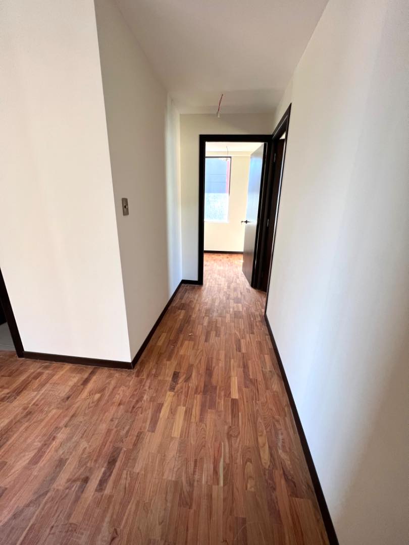 Departamento en Los Pinos en La Paz 3 dormitorios 3 baños 1 parqueos Foto 9