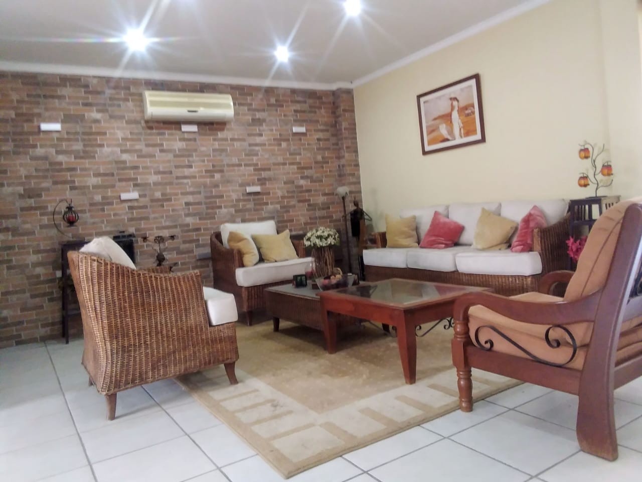 Local comercial en AlquilerCalle Feliciana Rodríguez, N° 4430 Foto 1