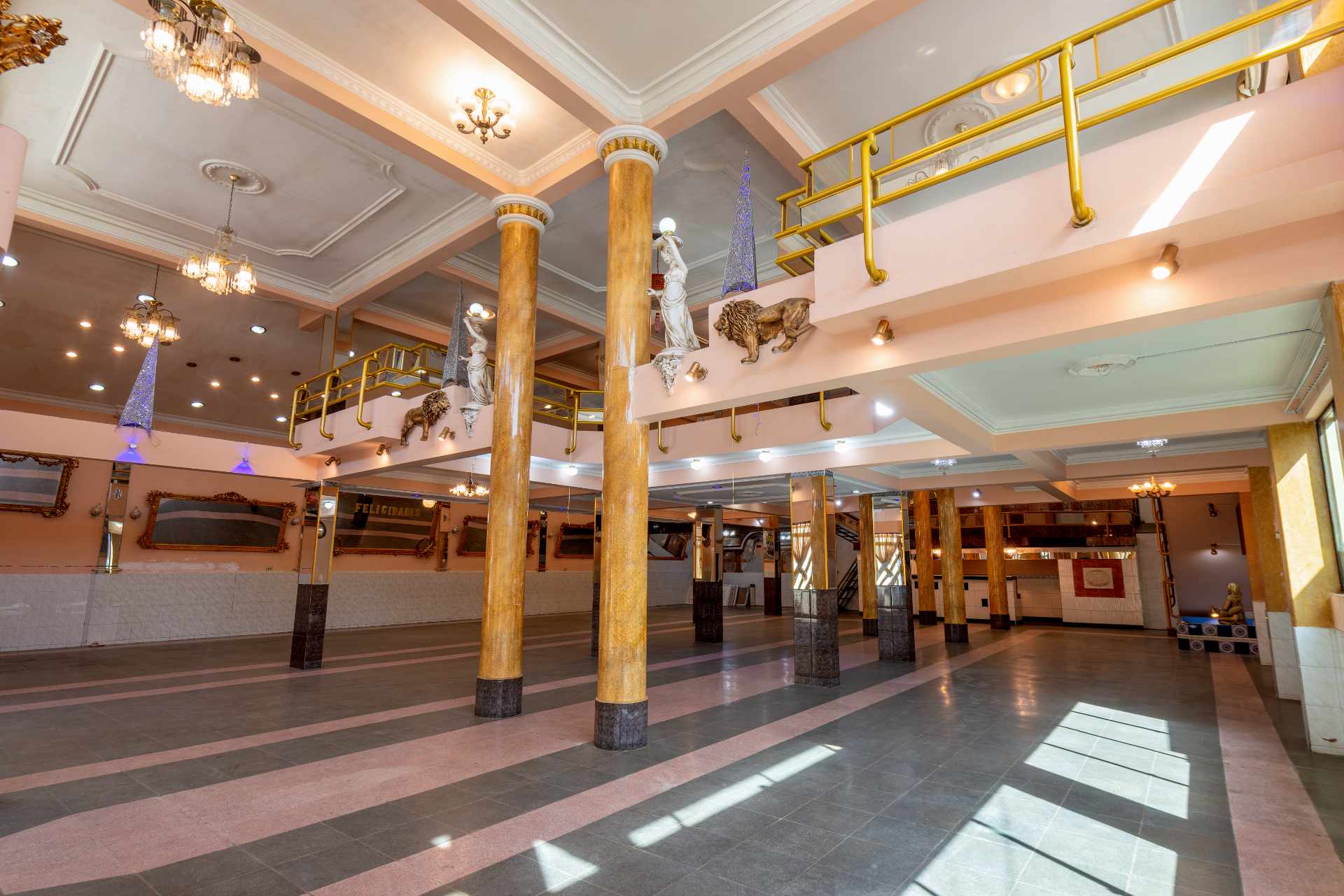 Edificio en VentaAv. Ingavi Zona Chimba Foto 13