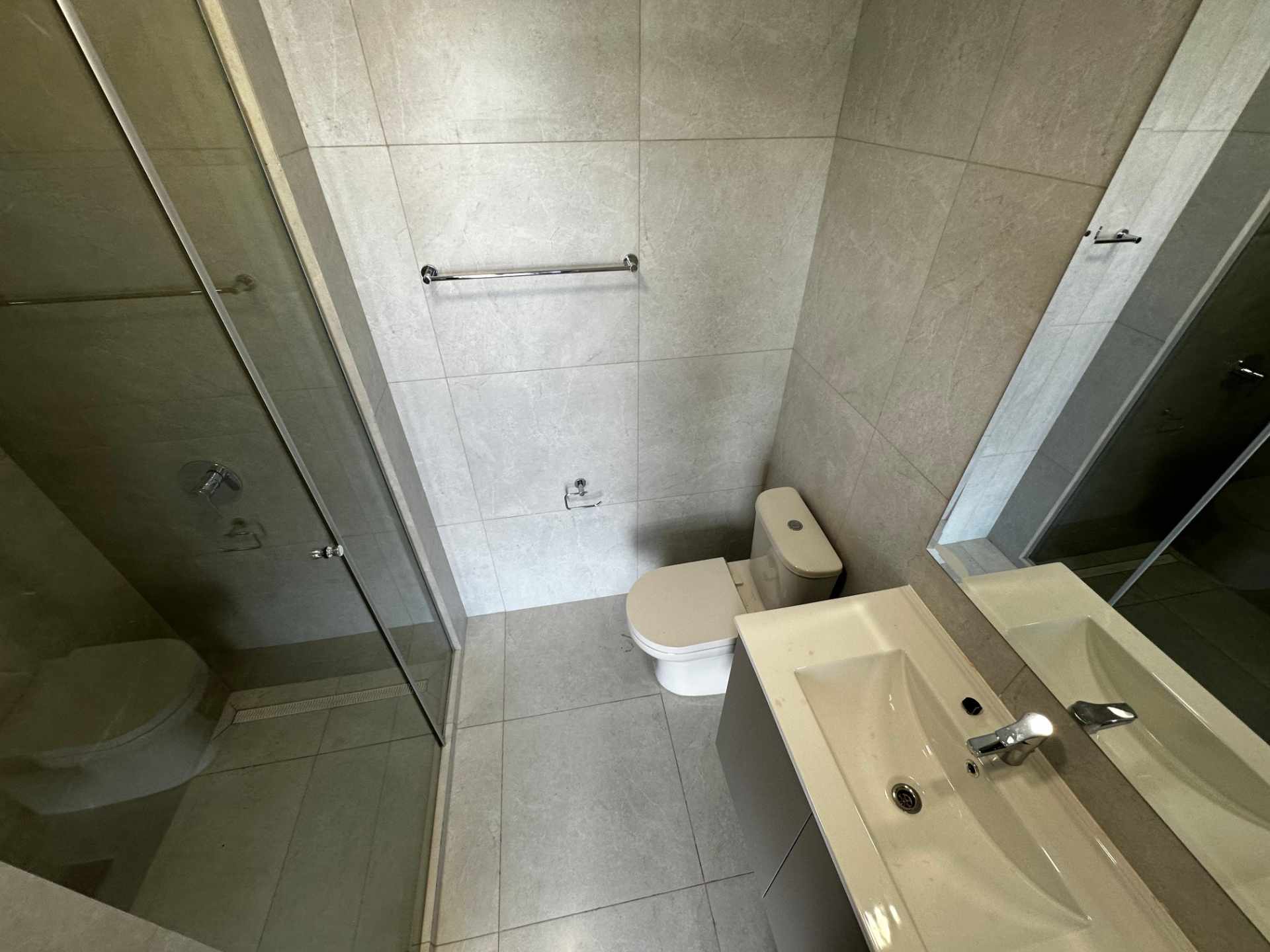Departamento en Alquiler🏙️ ¡Alquila tu monoambiente a estrenar en Barrio Equipetrol! Foto 4