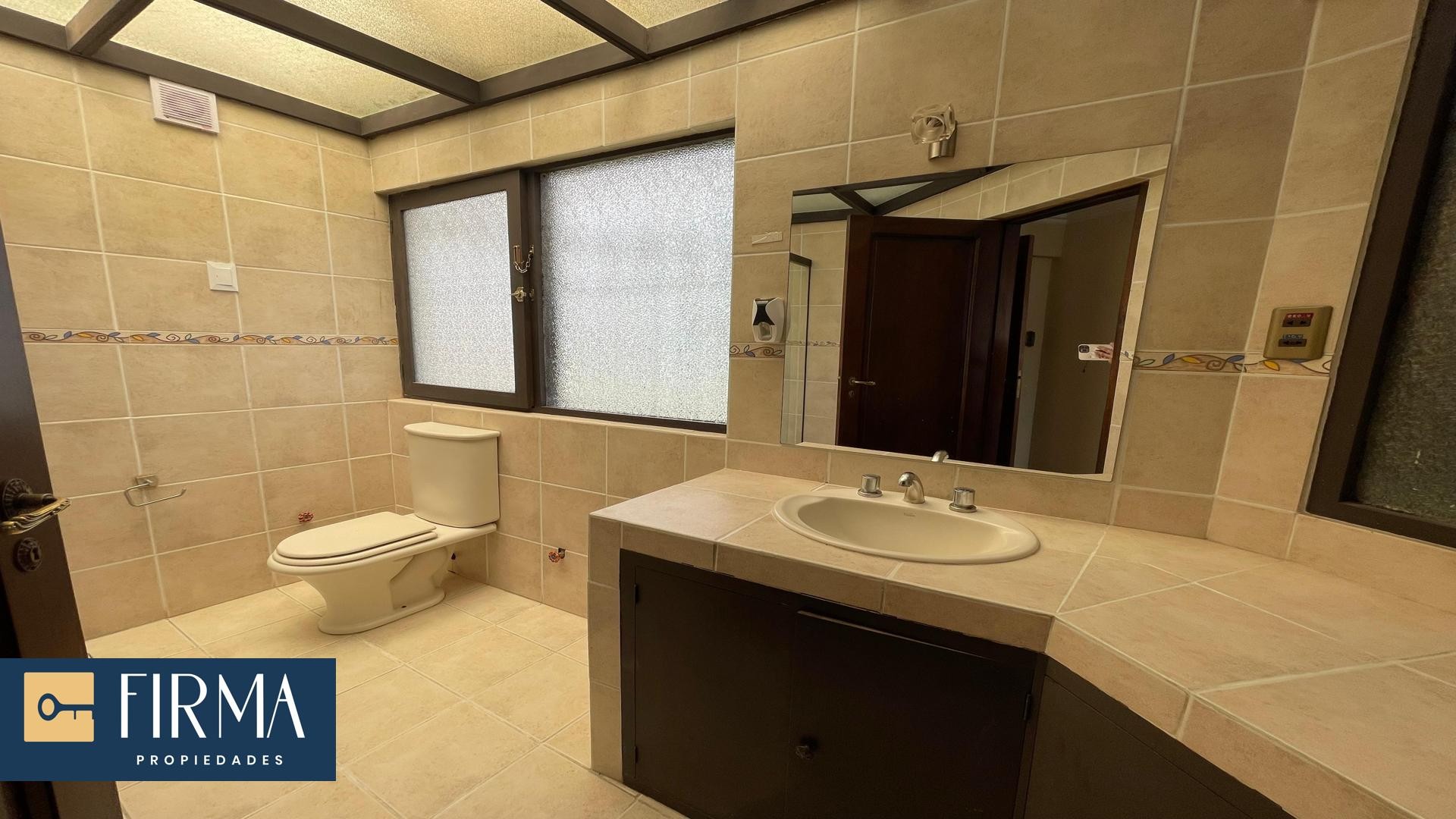 Casa en AlquilerCASA EN ALQUILER EN LA FLORIDA 3 dormitorios 5 baños 3 parqueos Foto 5