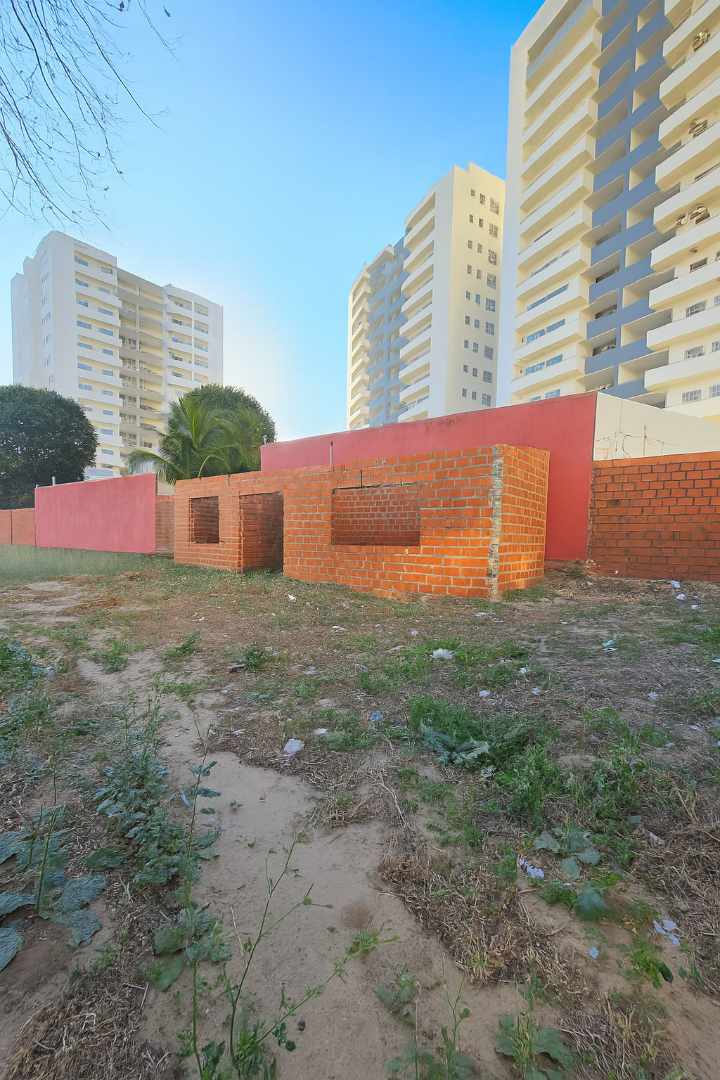 Terreno VENTA Terreno 3.338 m²  Av. Juan Pablo II (entre 4to y 5to anillo Norte) – Zona Villa Toscana, Santa Cruz Foto 2