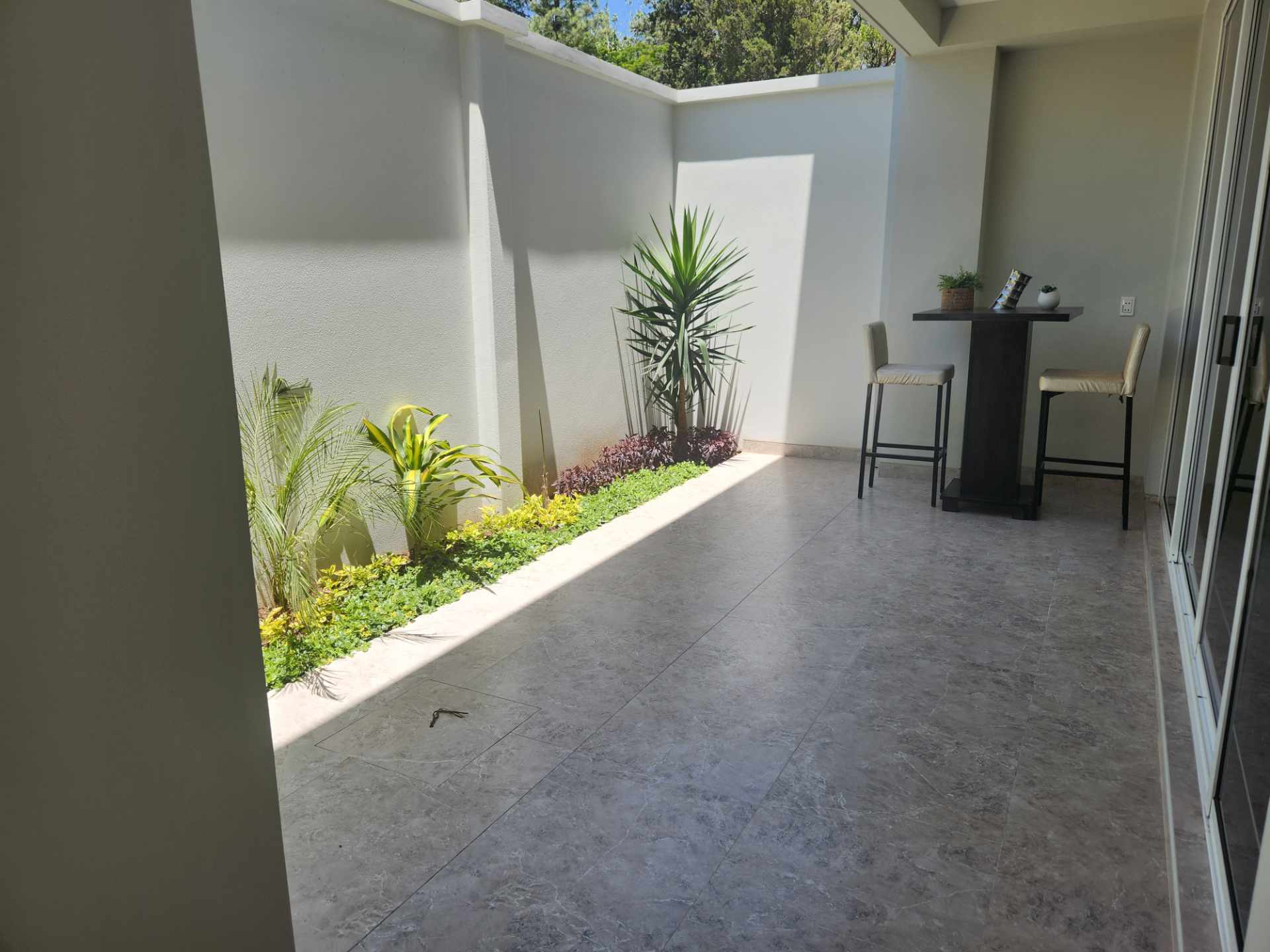 Casa en Tiquipaya en Cochabamba 3 dormitorios 3 baños 2 parqueos Foto 3