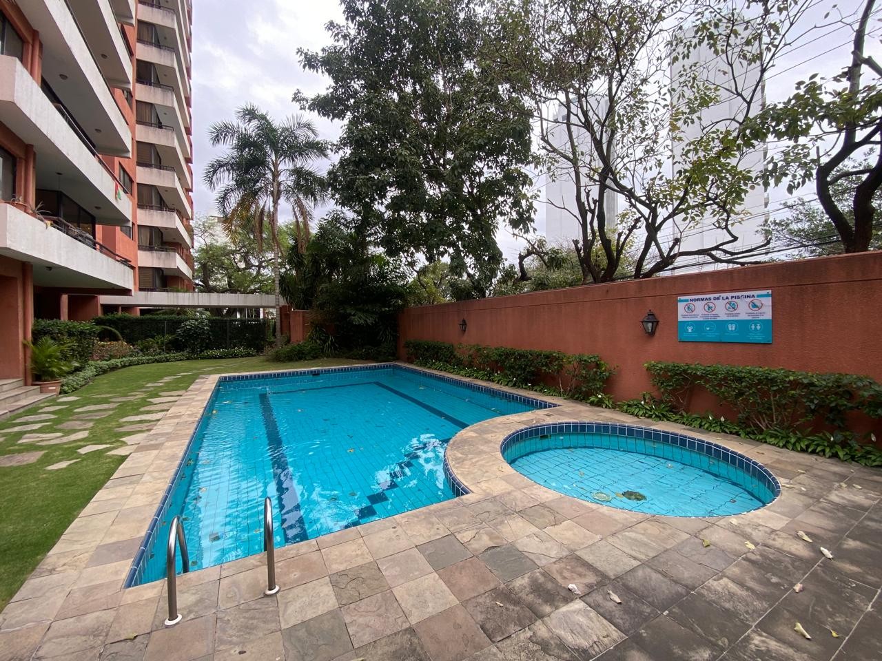 Departamento en Venta📍Av. La Salle, Edificio Mirador de Equipetrol. 3 dormitorios 3 baños 2 parqueos Foto 21