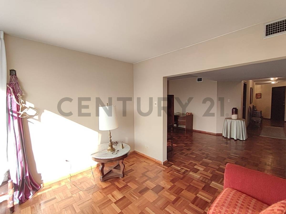 Departamento en San Jorge en La Paz 2 dormitorios 3 baños 1 parqueos Foto 12