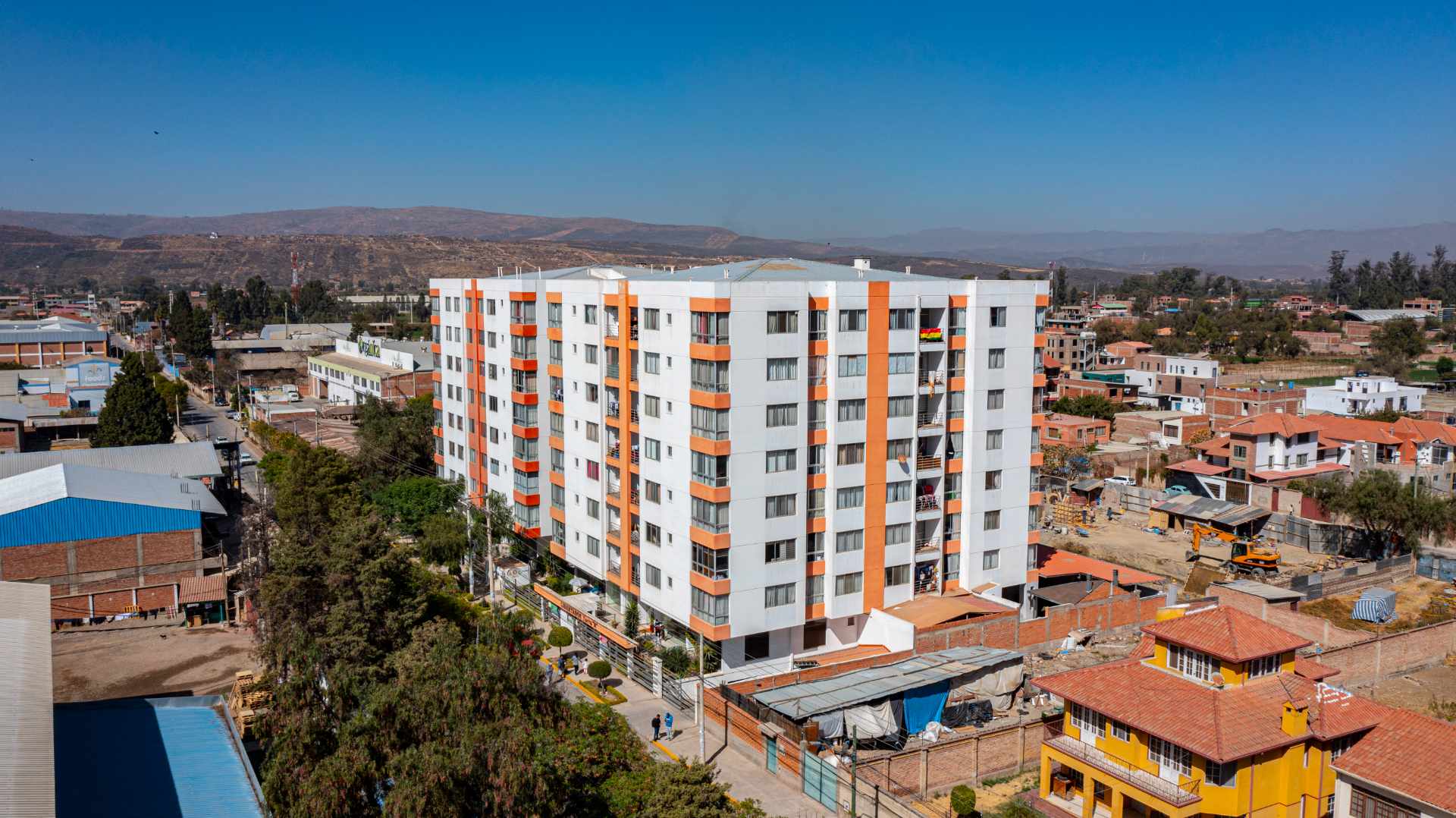 Departamento en La Chimba en Cochabamba 2 dormitorios 2 baños 1 parqueos Foto 1