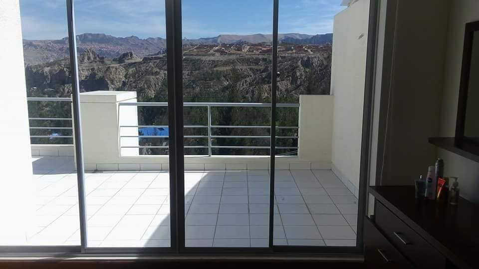Casa en Cota Cota en La Paz 4 dormitorios 4 baños 2 parqueos Foto 11