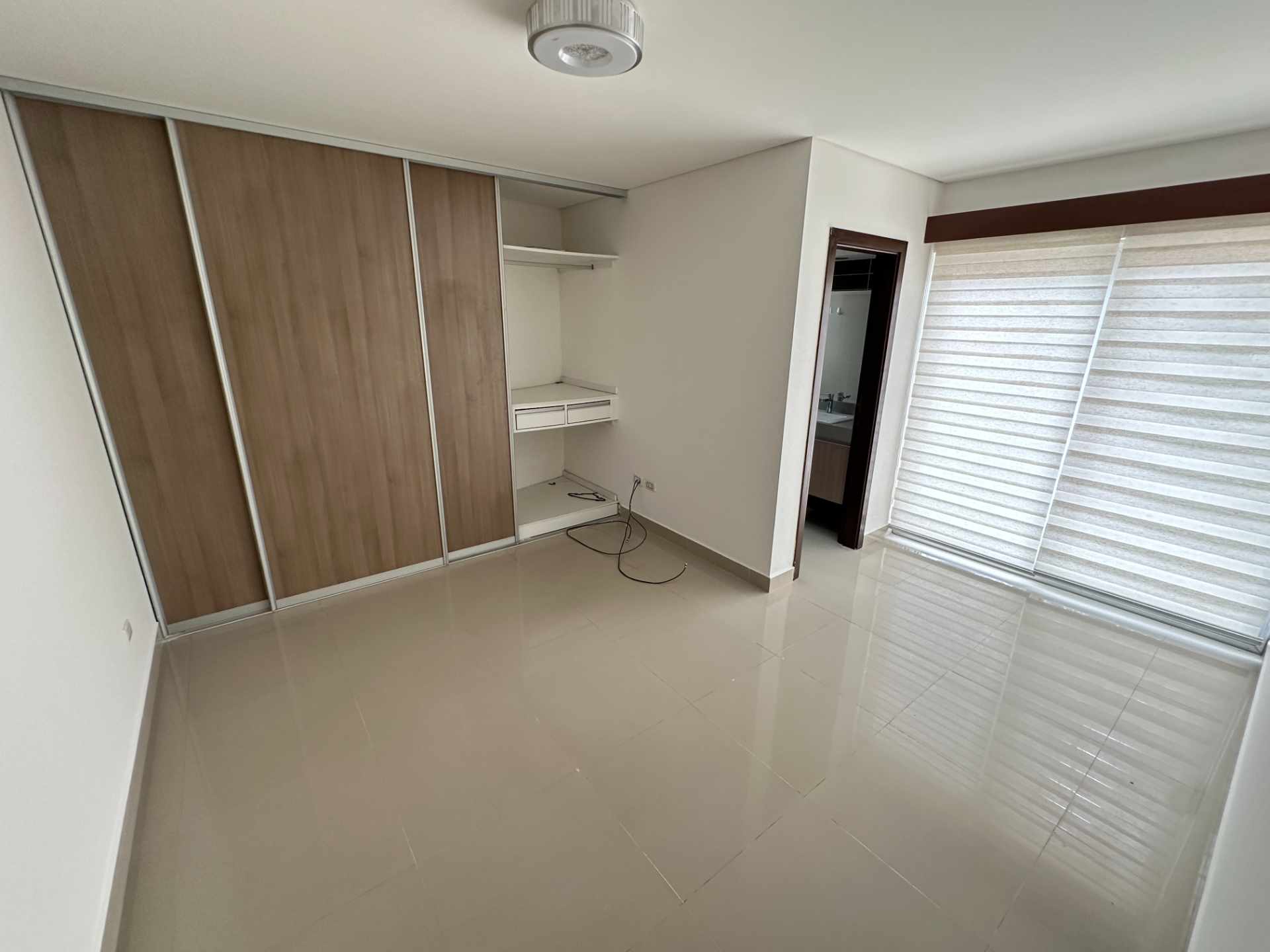Departamento Torre Marfil piso 1. Av. Alemana entre 2do y 3er Anillo Foto 11