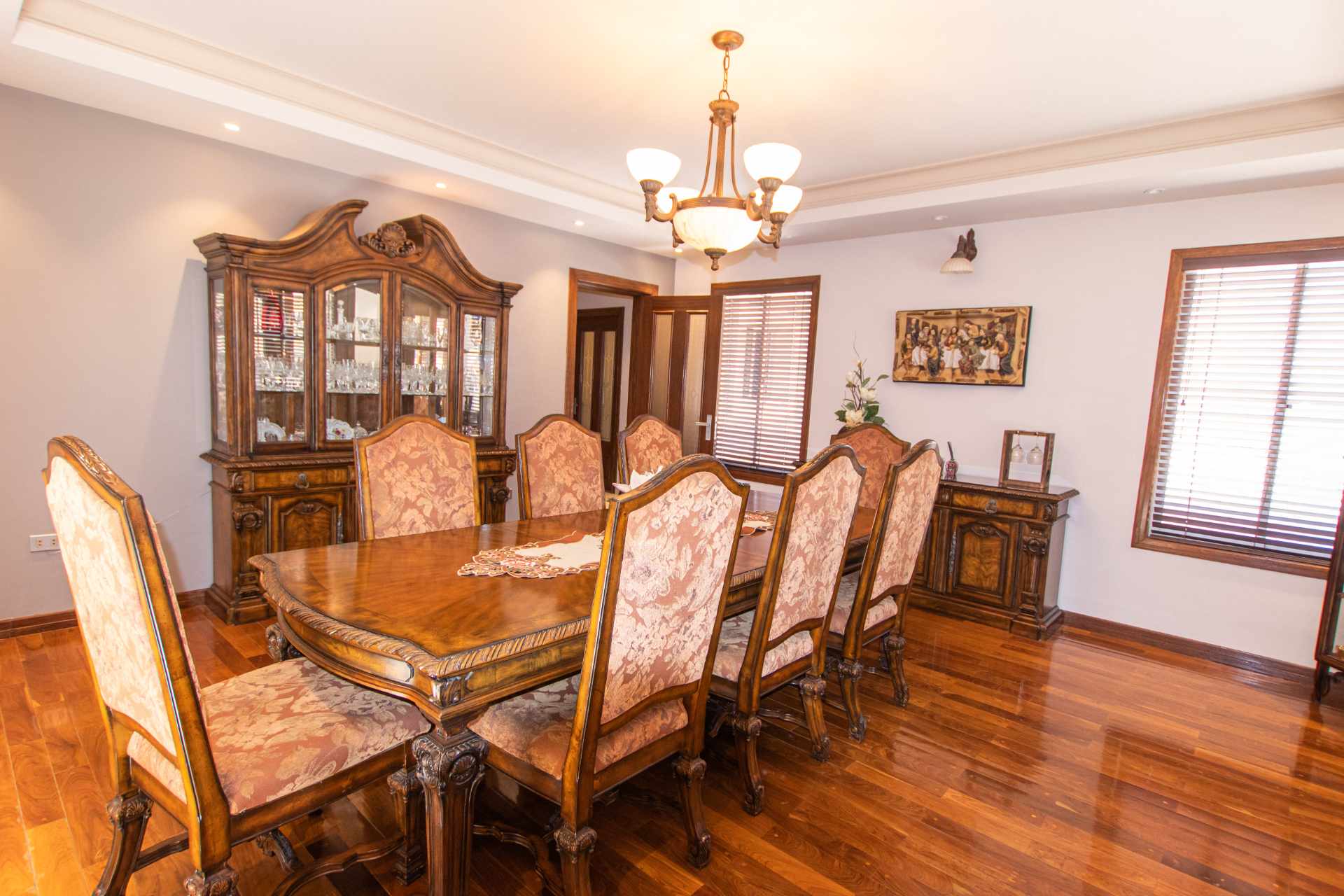 Casa en Aranjuez en Cochabamba 5 dormitorios 8 baños 6 parqueos Foto 11