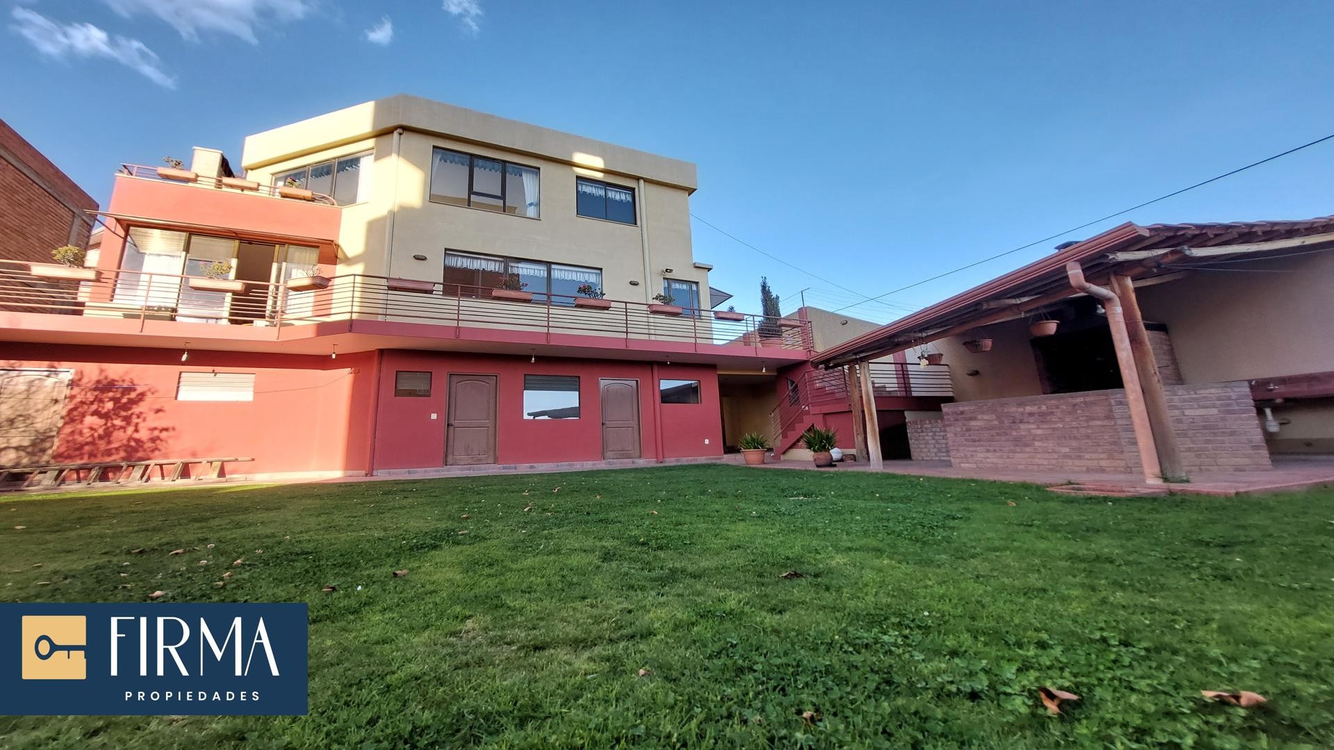 En Venta a $us 240,000 Foto 1