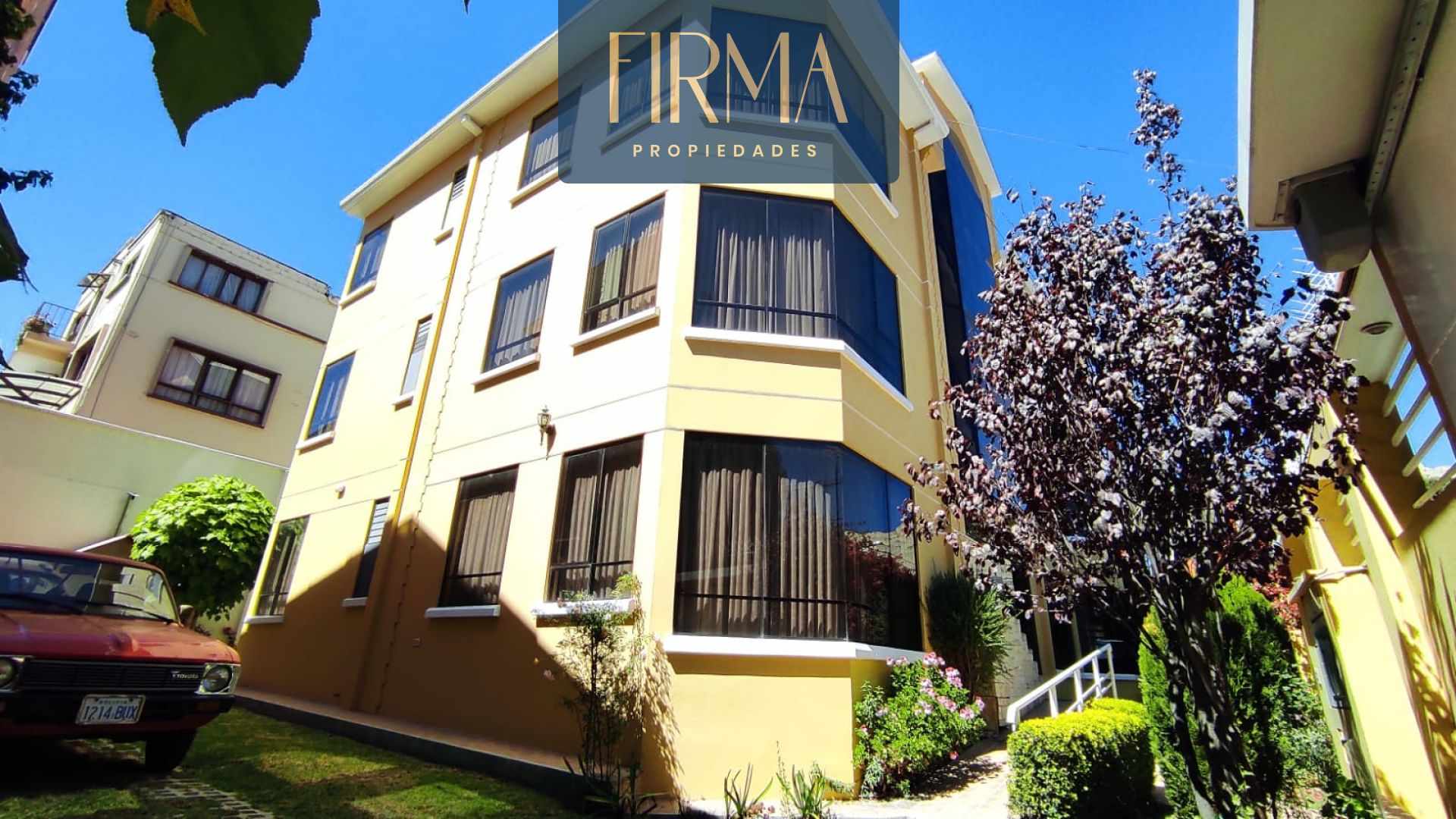 Casa en Calacoto en La Paz 9 dormitorios 7 baños 4 parqueos Foto 1