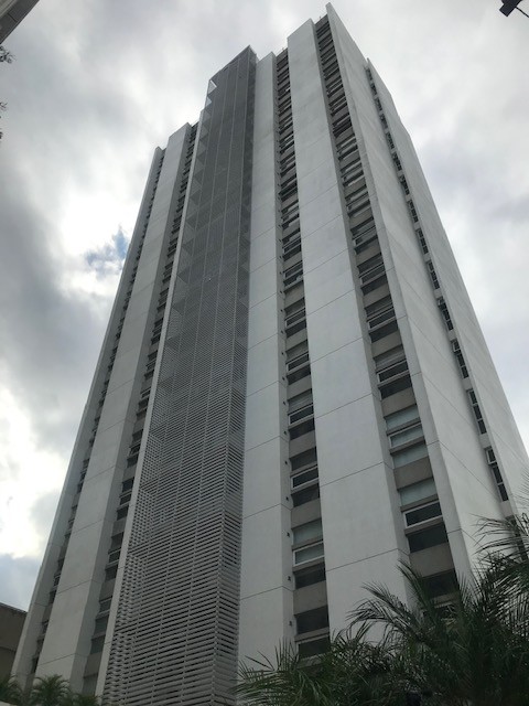 Departamento Torre Norte Suant, sobre Av. Isuto, 2do. y 3er. Anillo [Equipetrol] Foto 1