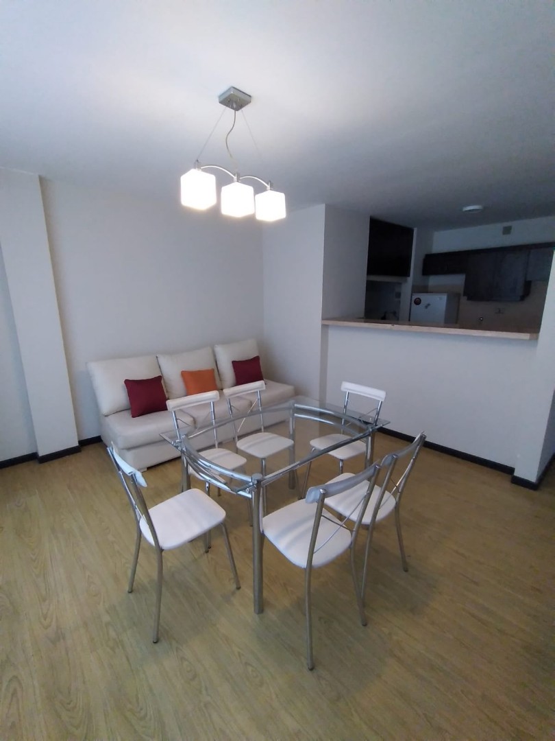 Departamento en VentaEntre Av. Santa Cruz y Gualberto Villaroel. Esquina Oscar Alfaro y Elena Rendon s/n  Foto 5