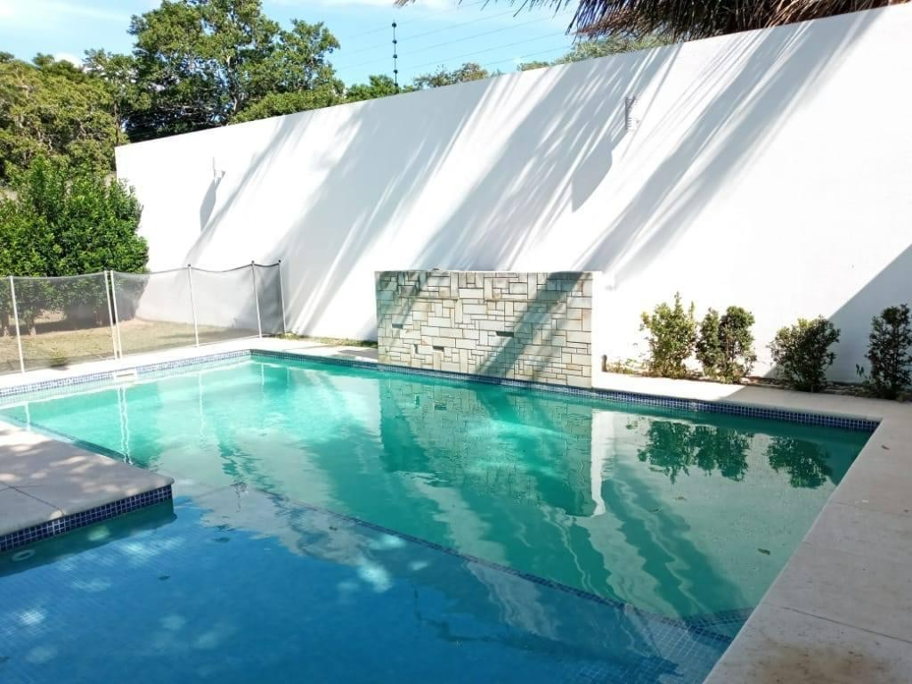 Casa en AlquilerCONDOMINIO LOS BATOS DEL URUBO 3 dormitorios 5 baños 2 parqueos Foto 3