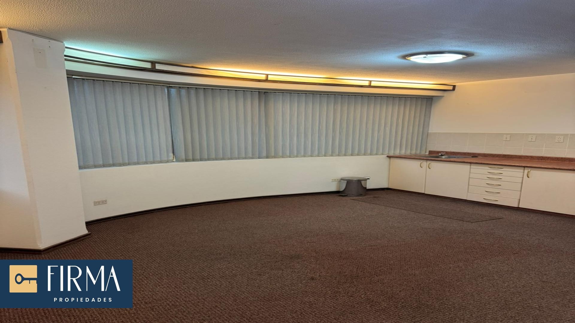 Departamento en San Jorge en La Paz 3 dormitorios 3 baños 1 parqueos Foto 3