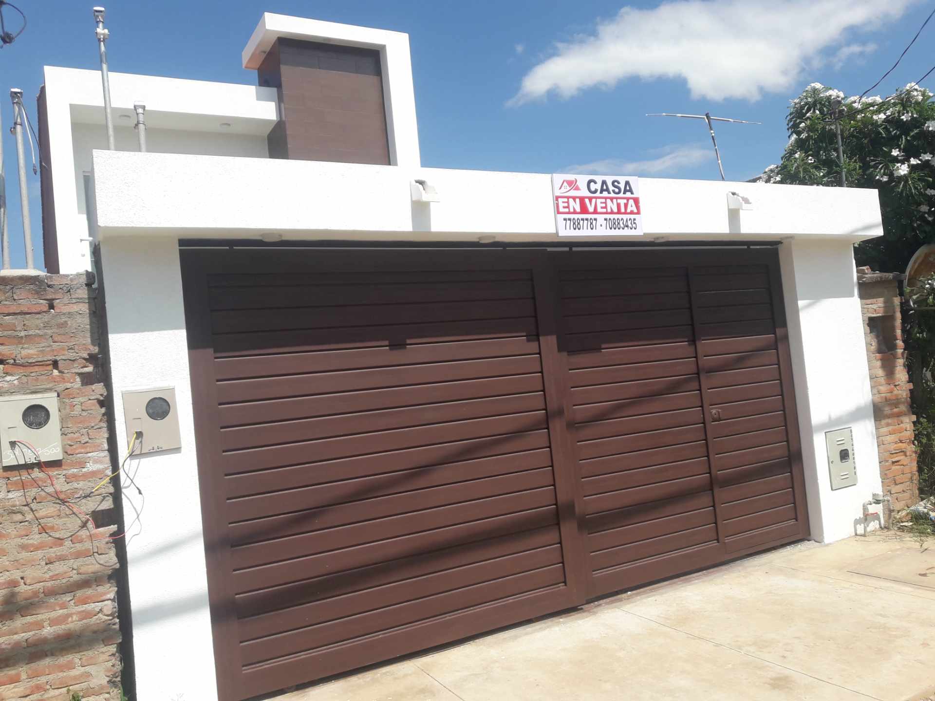 Casa en VentaBarrio El Trigal C/ Granada entre 8vo y 9no Anillo Zcerca de la Av Olimpica Zona Sur  A media cuadra del Colegio Honorato Mejia y ruta de la línea 13  Foto 2