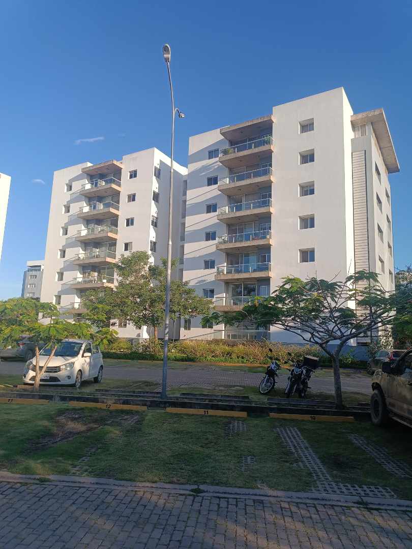 Departamento en Entre 4to y 5to anillo Oeste en Santa Cruz de la Sierra 3 dormitorios 3 baños 2 parqueos Foto 2