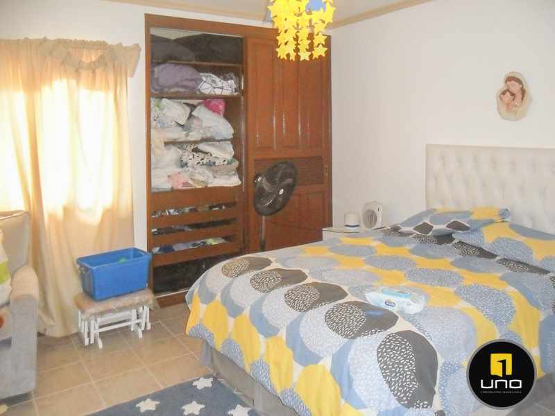 Casa en Las Palmas en Santa Cruz de la Sierra 3 dormitorios 3 baños 2 parqueos Foto 9