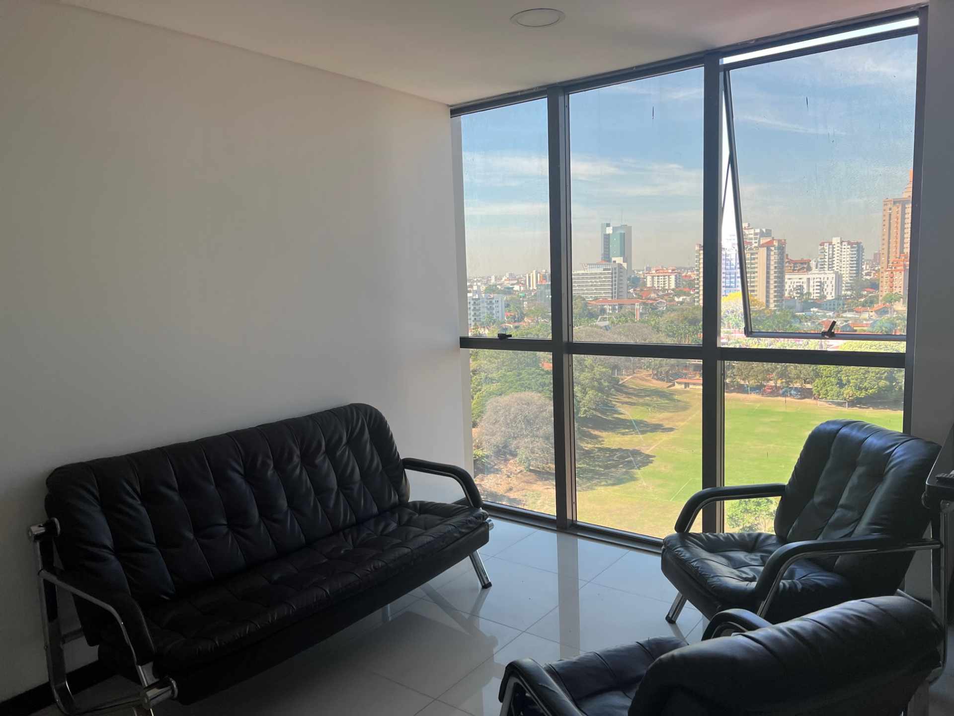 Departamento en Entre 2do y 3er anillo Norte en Santa Cruz de la Sierra 1 dormitorios 1 baños 1 parqueos Foto 3