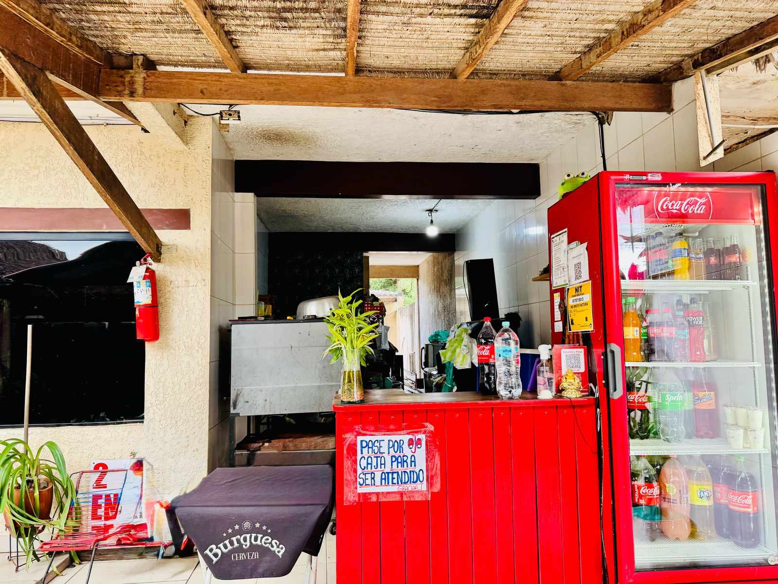 Casa en Entre 6to y 7mo anillo Oeste en Santa Cruz de la Sierra 7 dormitorios 4 baños 4 parqueos Foto 9