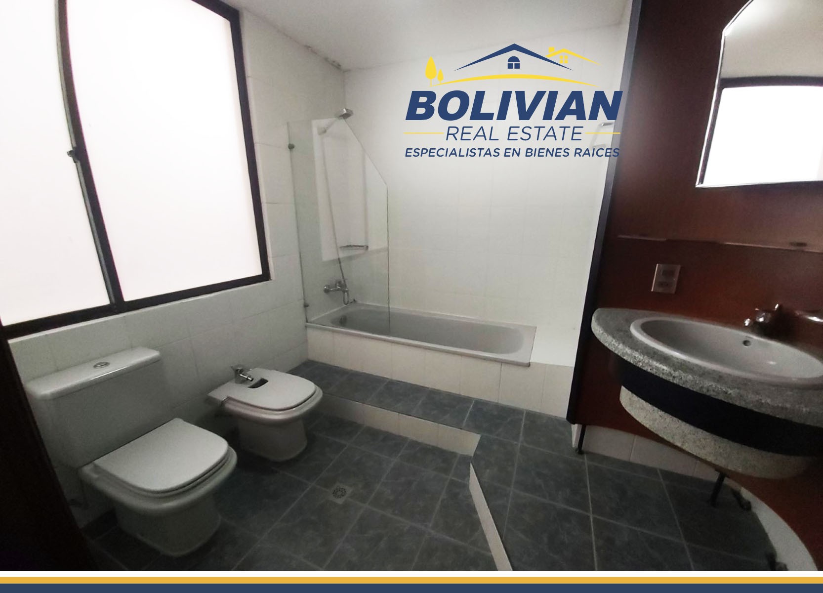 Departamento en Calacoto en La Paz 3 dormitorios 4 baños 2 parqueos Foto 4