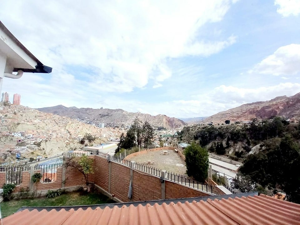 Casa en Seguencoma en La Paz 4 dormitorios 3 baños 2 parqueos Foto 13