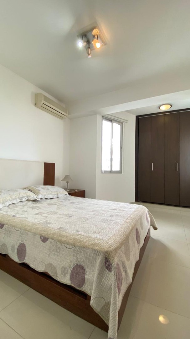 Departamento en AlquilerZONA CENTRO SUR
Condominio Zafiro
Calle Potosí esq. Saavedra 2 dormitorios 2 baños 1 parqueos Foto 2