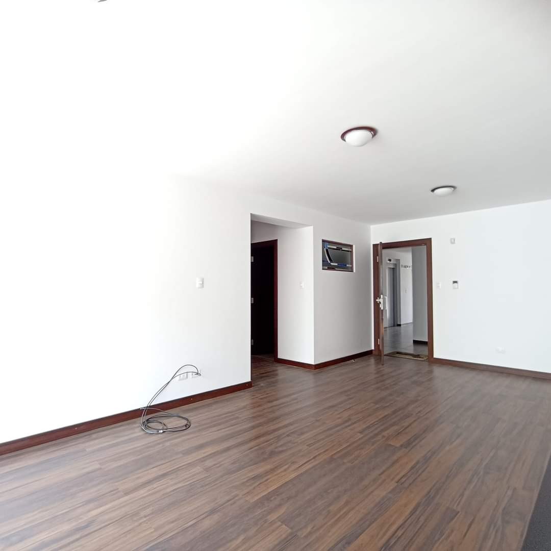 Departamento en Calacoto en La Paz 2 dormitorios 3 baños 1 parqueos Foto 3