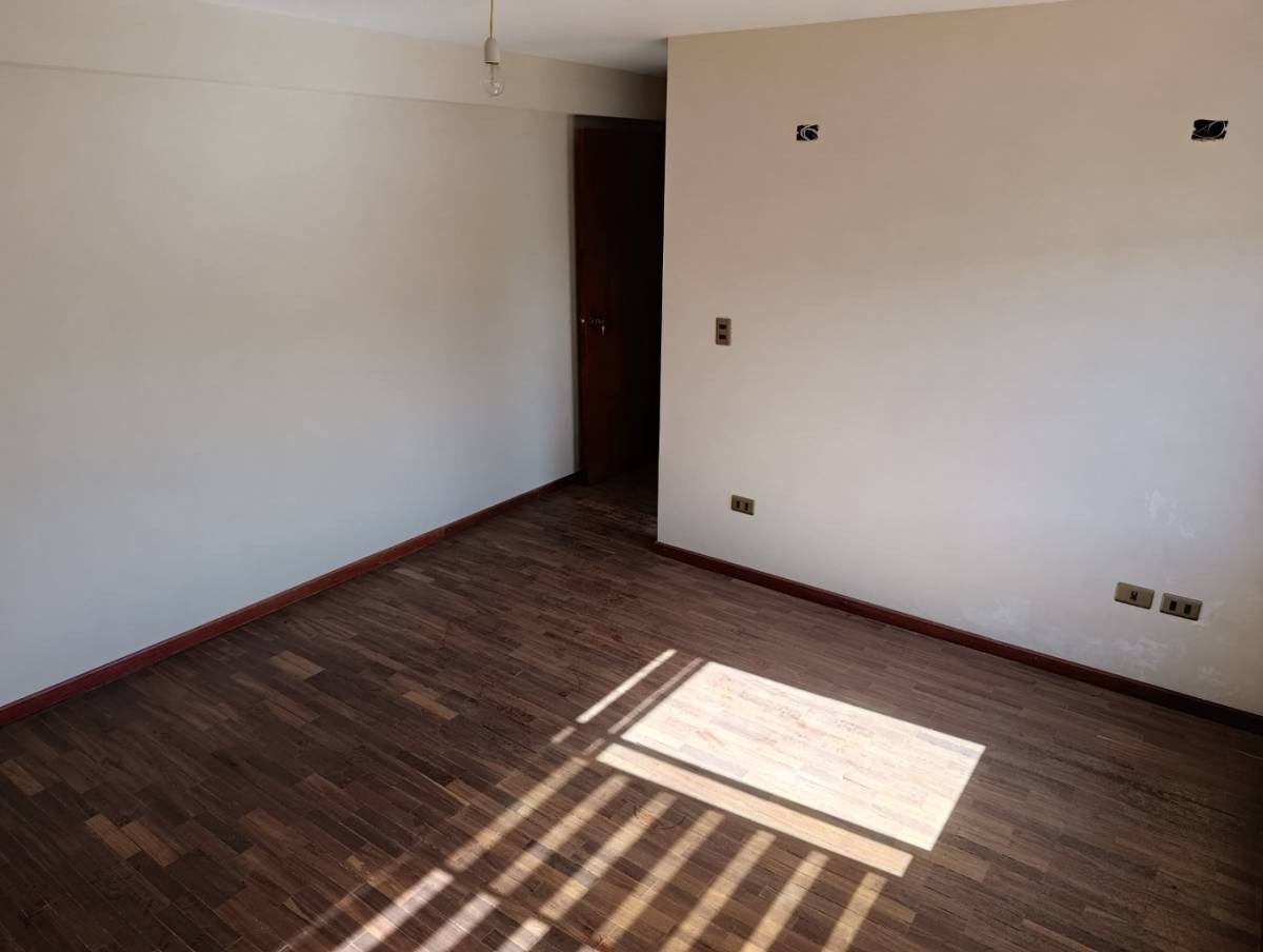 Departamento en Achumani en La Paz 4 dormitorios 3 baños 1 parqueos Foto 14