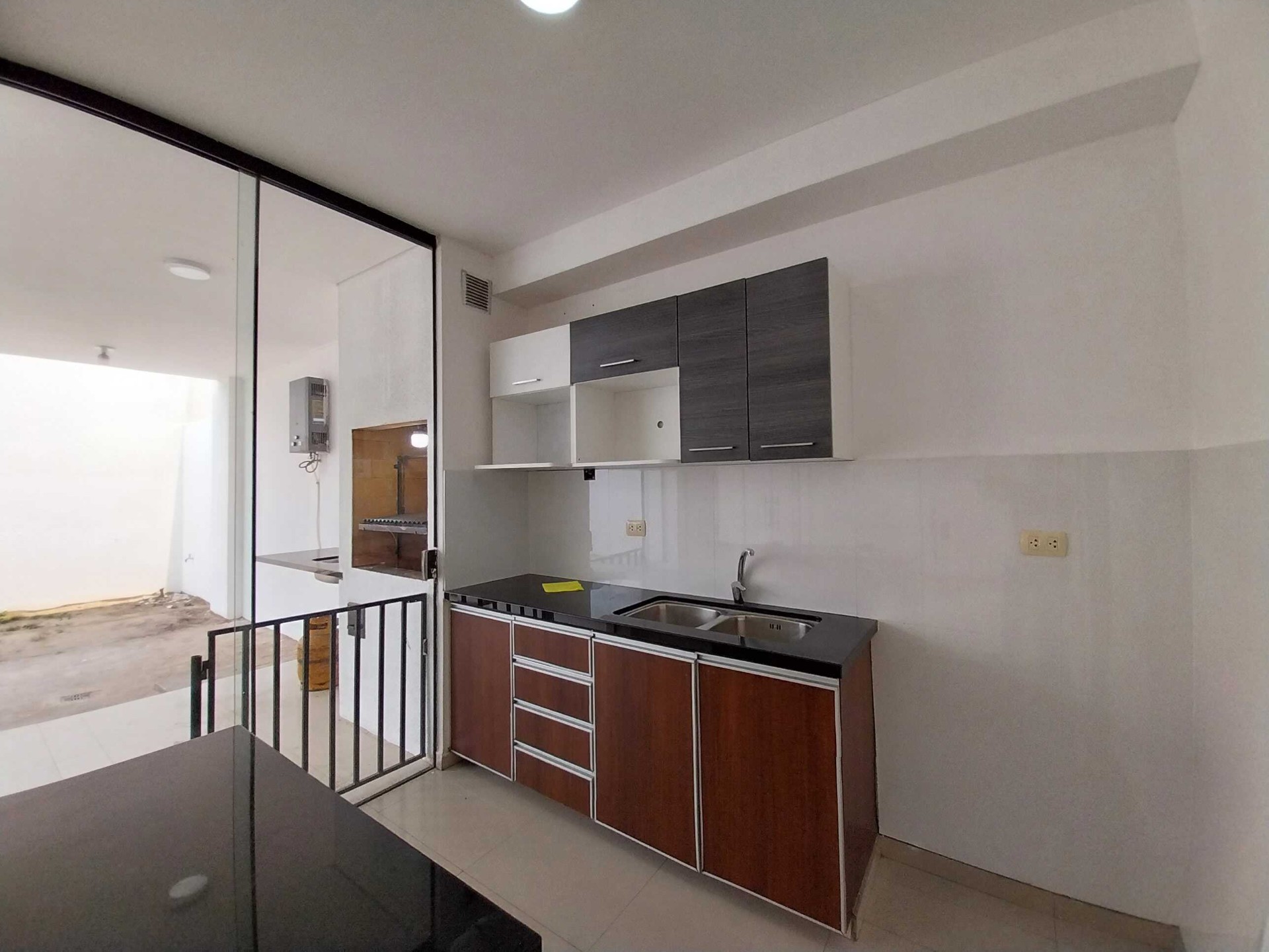 Casa 🏡 ALQUILO HERMOSA CASA DE 2 PLANTAS – 3 SUITES Foto 4